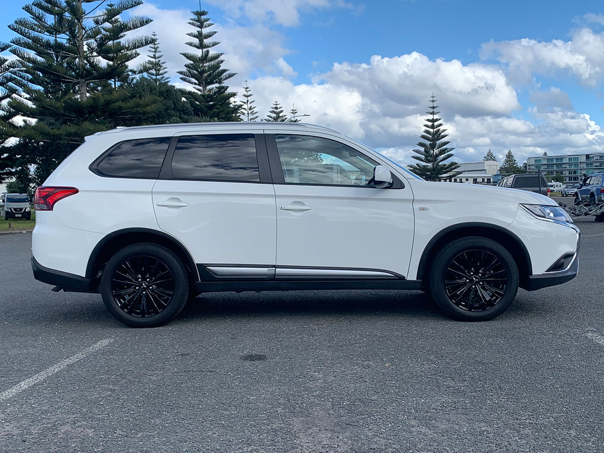 2021 Mitsubishi Outlander LS 2.4L Petrol 7 Seater Automatic