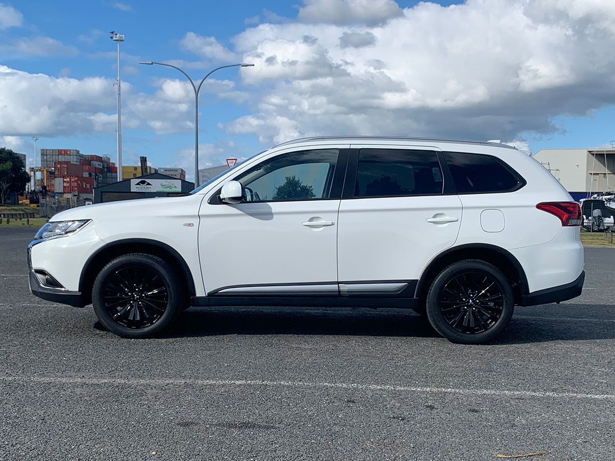 2021 Mitsubishi Outlander LS 2.4L Petrol 7 Seater Automatic