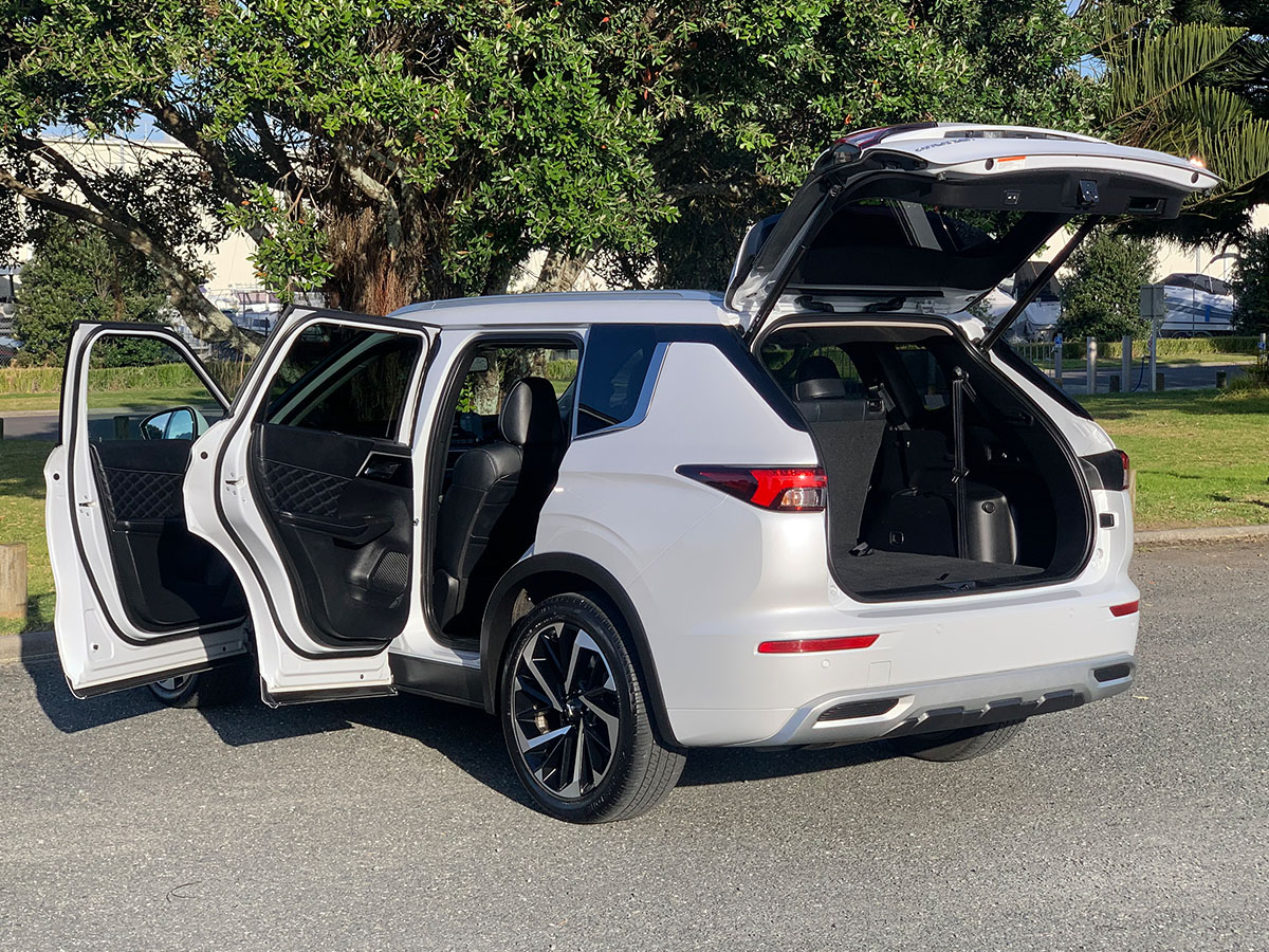 2021 Mitsubishi Outlander VRX 2.5L 4WD 7 Seater CVT Auto