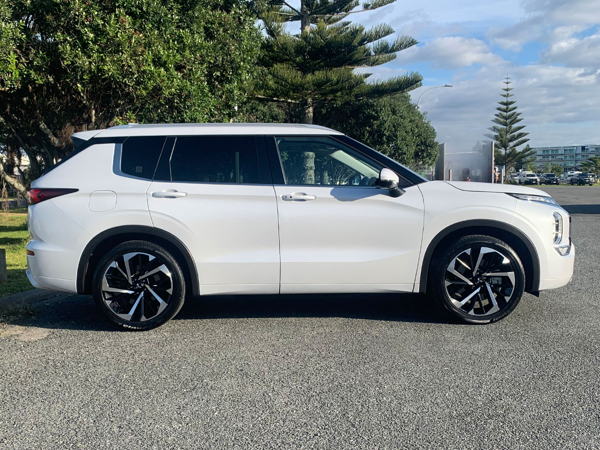 2021 Mitsubishi Outlander VRX 2.5L 4WD 7 Seater CVT Auto