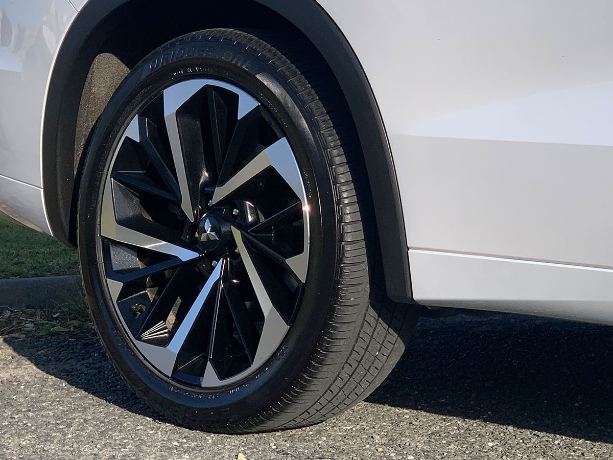 2021 Mitsubishi Outlander VRX 2.5L 4WD 7 Seater CVT Auto