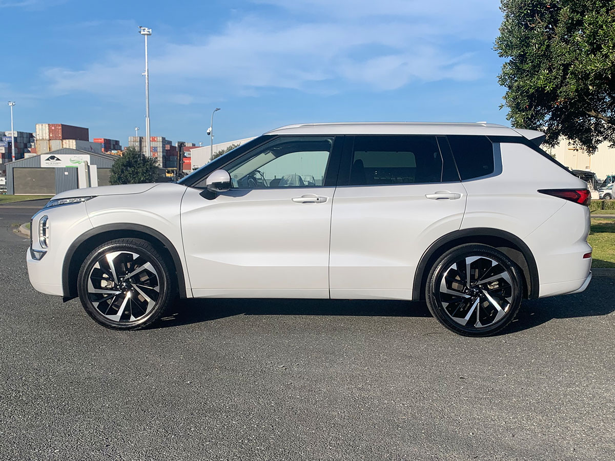 2021 Mitsubishi Outlander VRX 2.5L 4WD 7 Seater CVT Auto