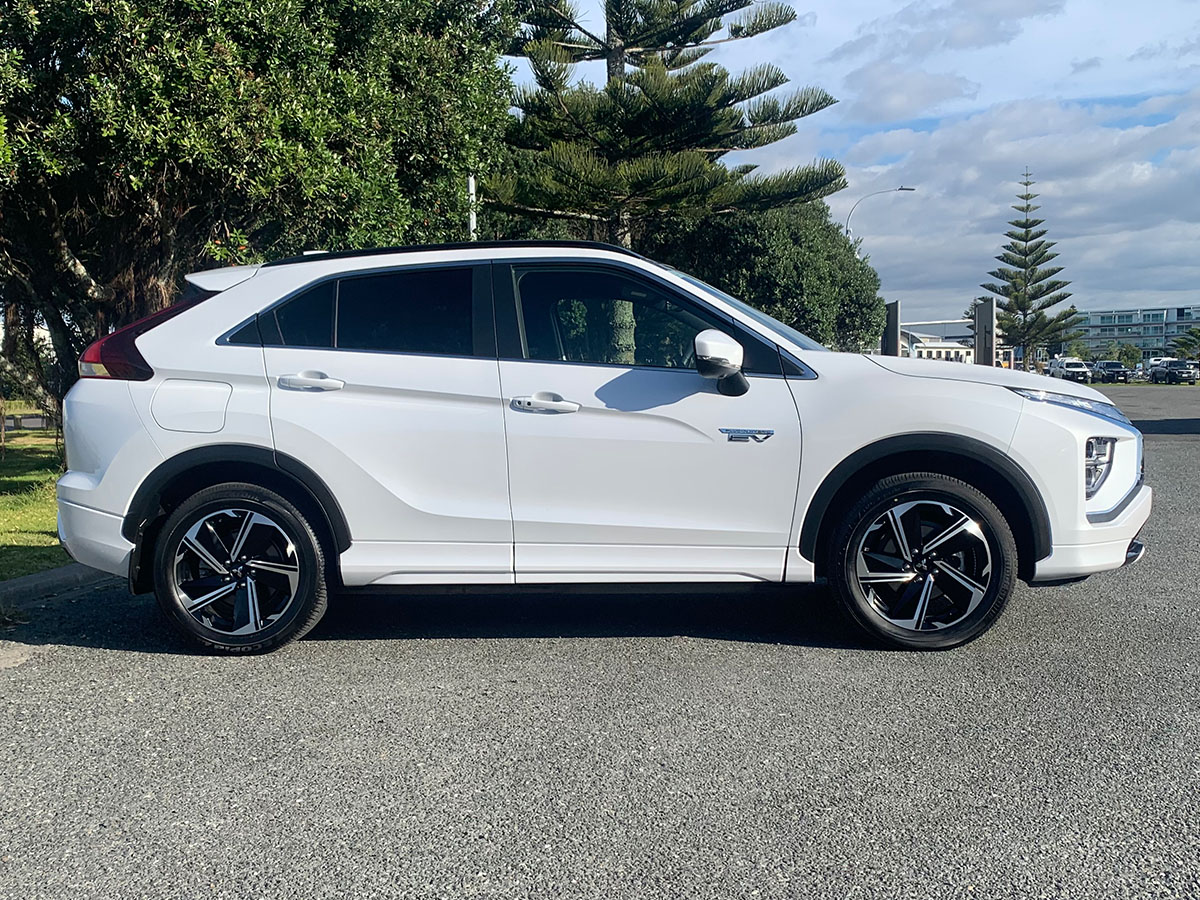 2022 Mitsubishi Eclipse Cross PHEV VRX Hybrid 4WD