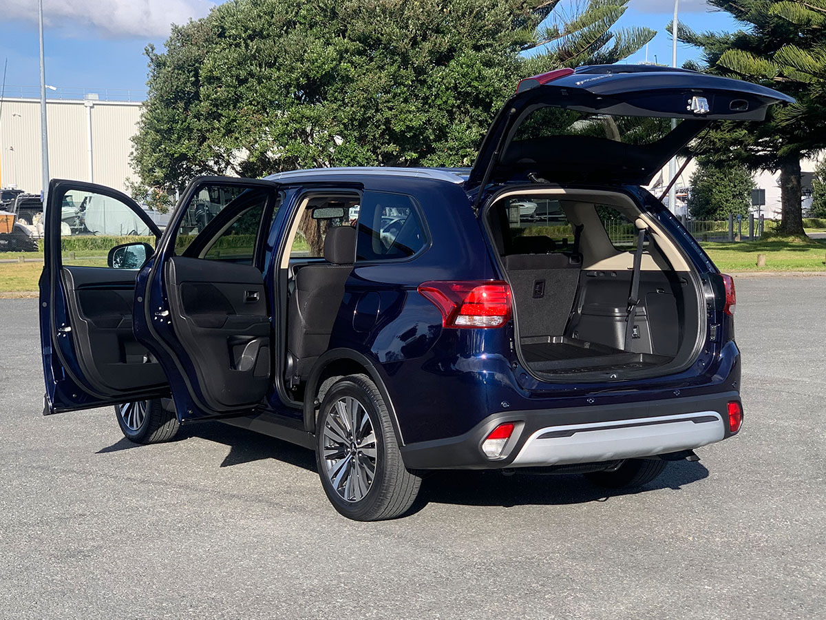 2022 Mitsubishi Outlander LS 2.4L Petrol 7 Seater