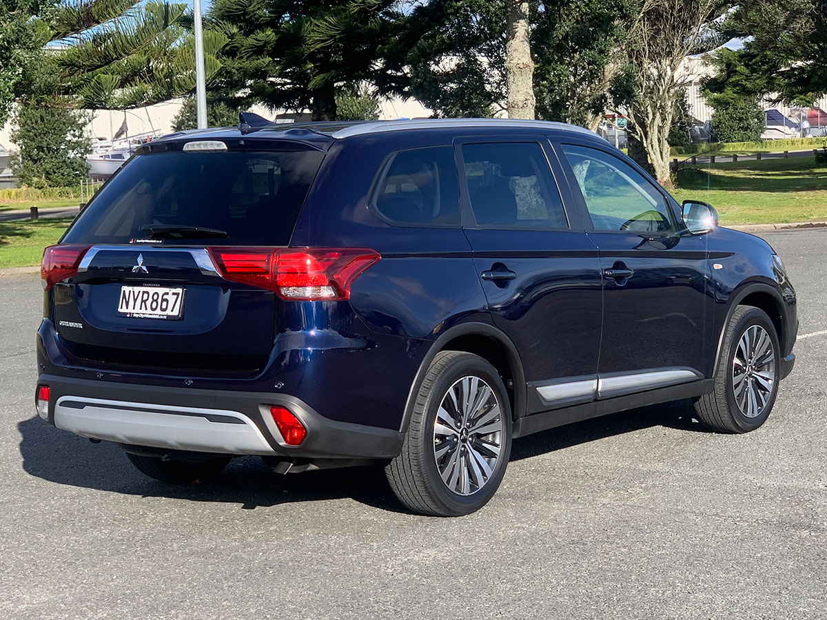 2022 Mitsubishi Outlander LS 2.4L Petrol 7 Seater