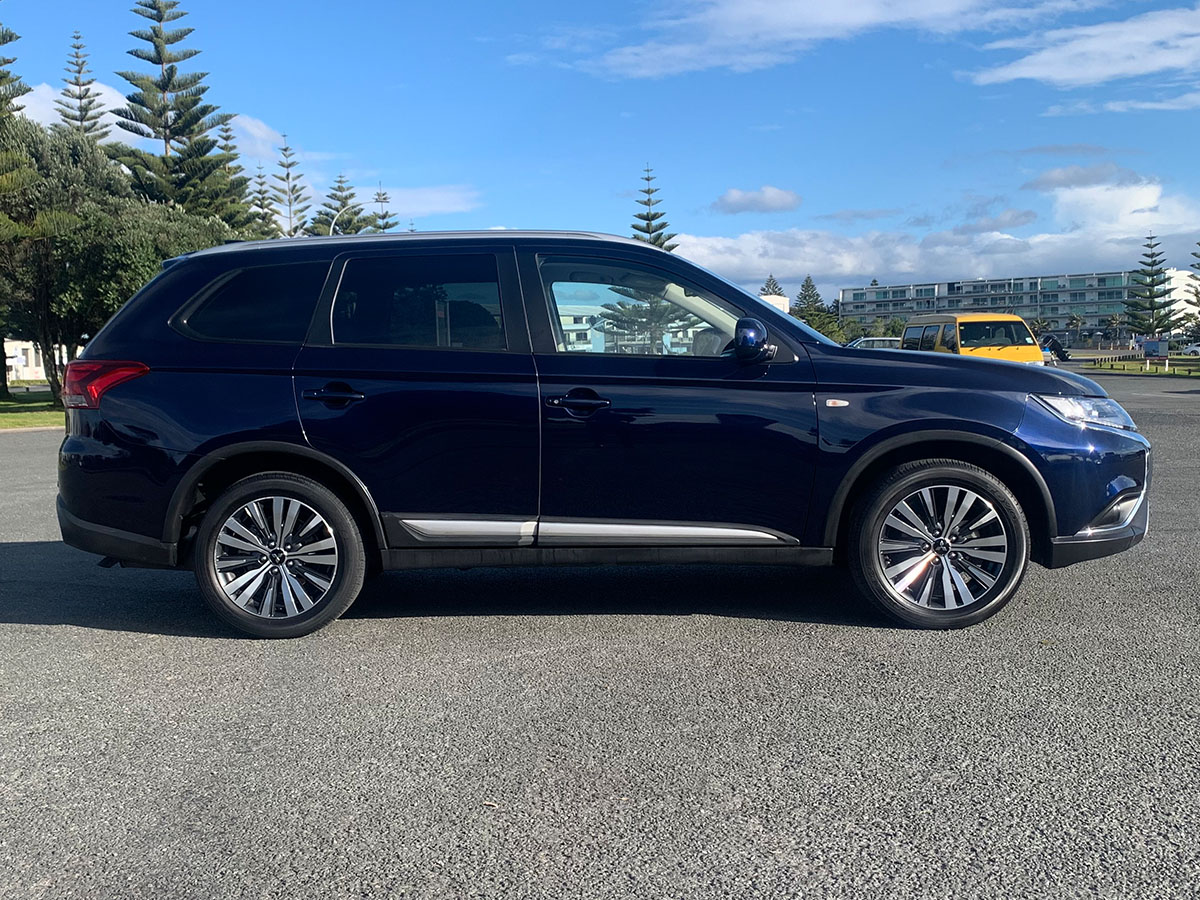 2022 Mitsubishi Outlander LS 2.4L Petrol 7 Seater
