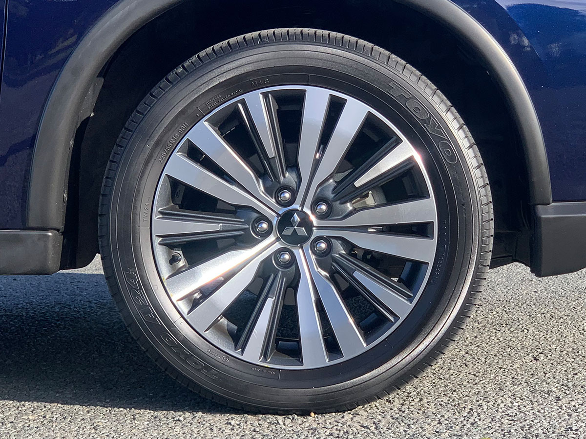 2022 Mitsubishi Outlander LS 2.4L Petrol 7 Seater