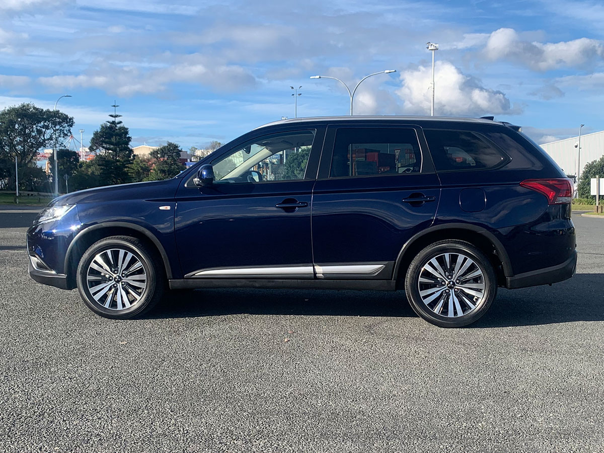 2022 Mitsubishi Outlander LS 2.4L Petrol 7 Seater