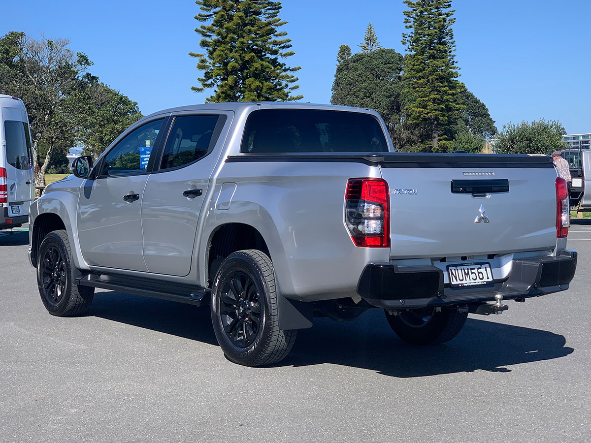 2022 Mitsubishi Triton GLSB 4WD 2.4L Diesel Turbo 6 Speed Auto