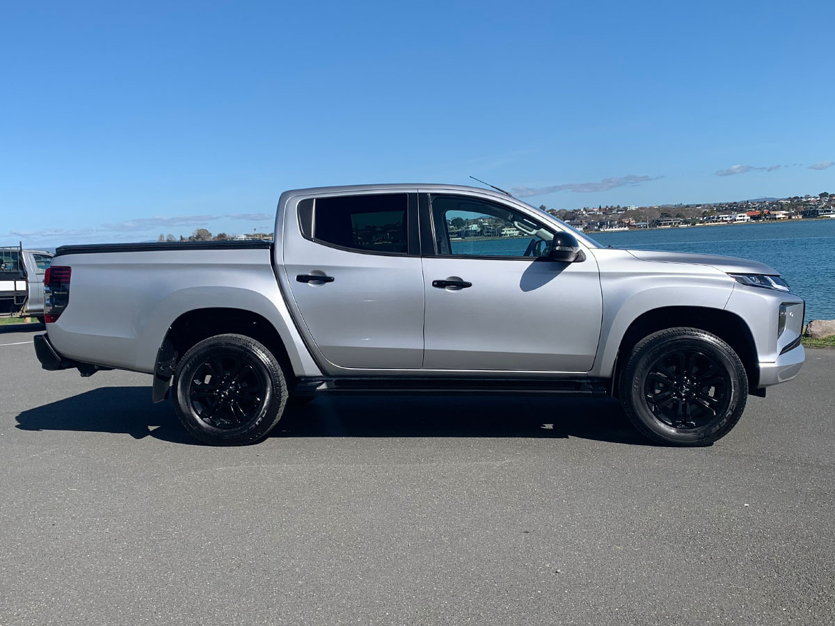 2022 Mitsubishi Triton GLSB 4WD 2.4L Diesel Turbo 6 Speed Auto