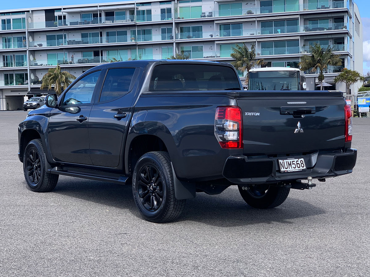 2022 Mitsubishi Triton GLSB 4WD 2.4L Diesel Turbo 6 Speed Auto