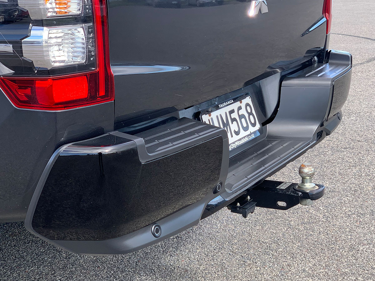 2022 Mitsubishi Triton GLSB 4WD 2.4L Diesel Turbo 6 Speed Auto