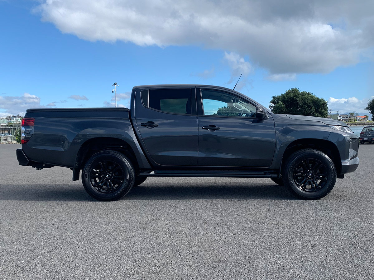 2022 Mitsubishi Triton GLSB 4WD 2.4L Diesel Turbo 6 Speed Auto