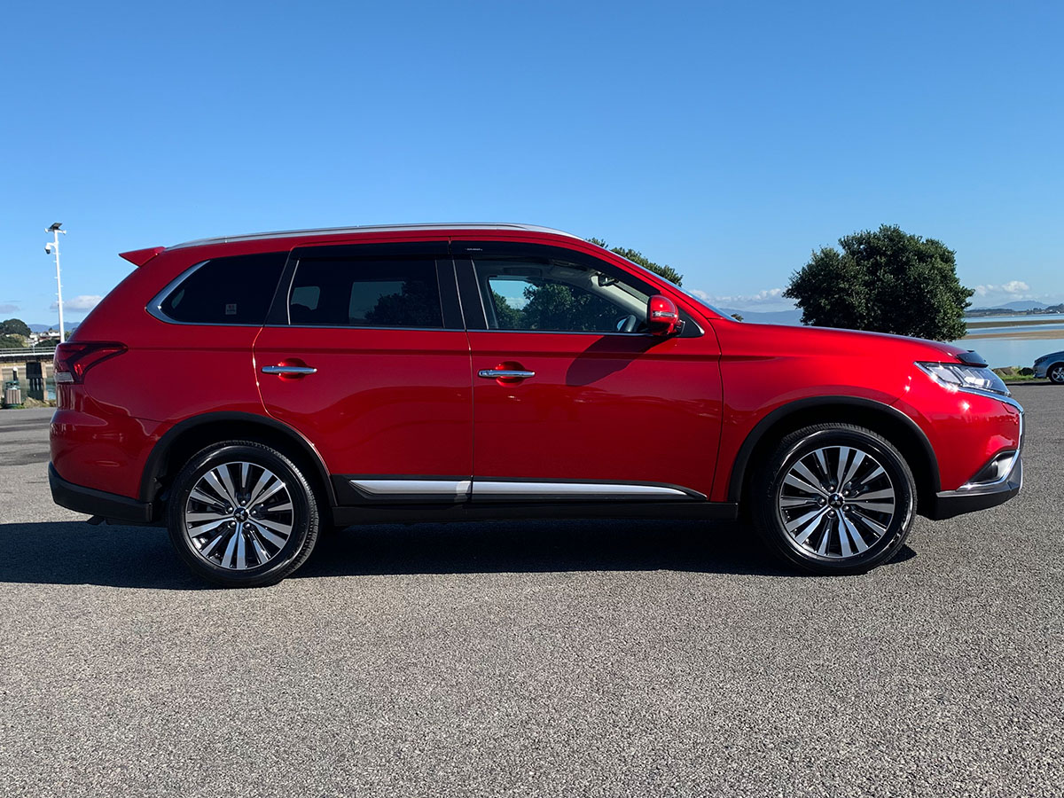 2020 Mitsubishi Outlander VRX 2.4L Petrol 4WD 7 Seater