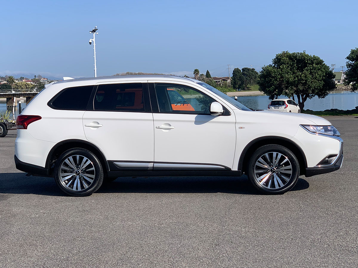 2021 Mitsubishi Outlander LS 2.4L Petrol 7 Seater Automatic