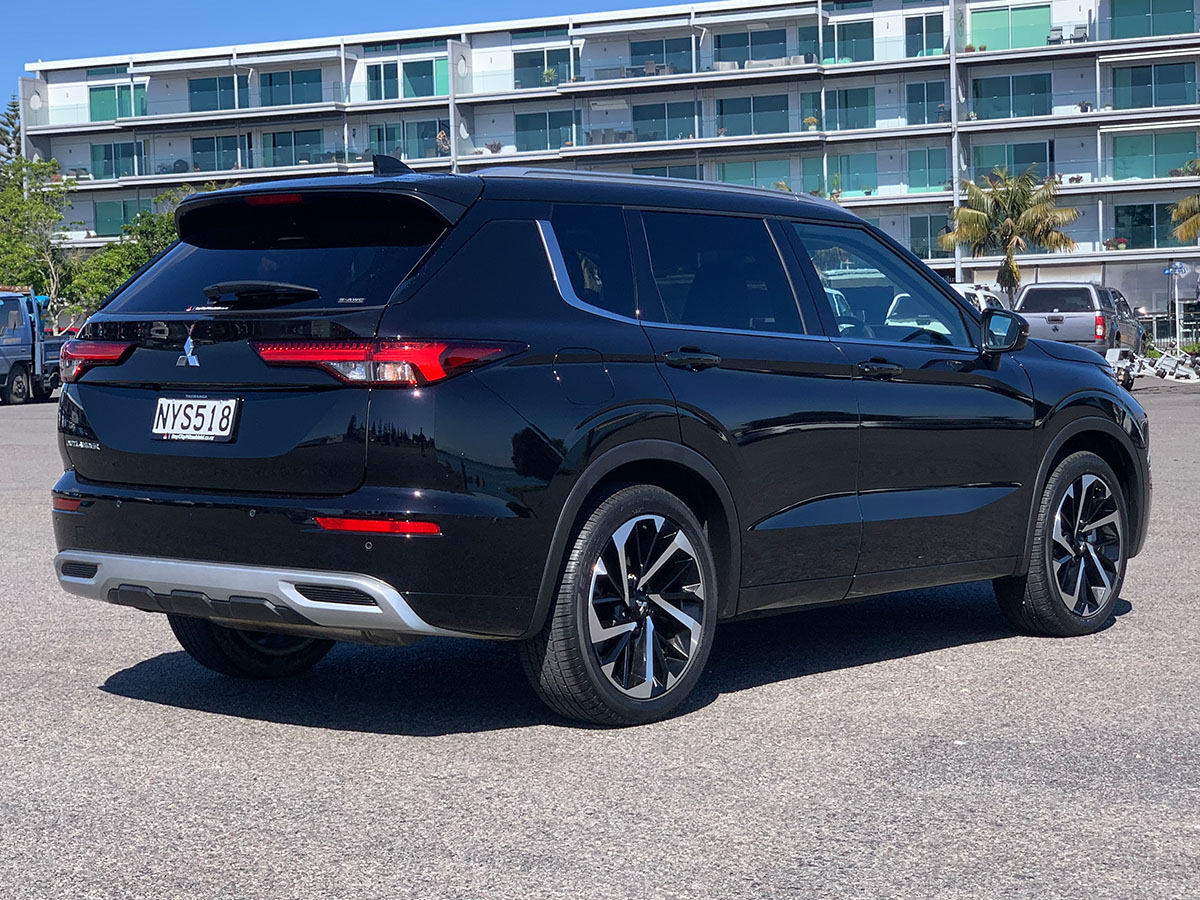 2021 Mitsubishi Outlander VRX 2.5L 4WD 7 Seater CVT Auto