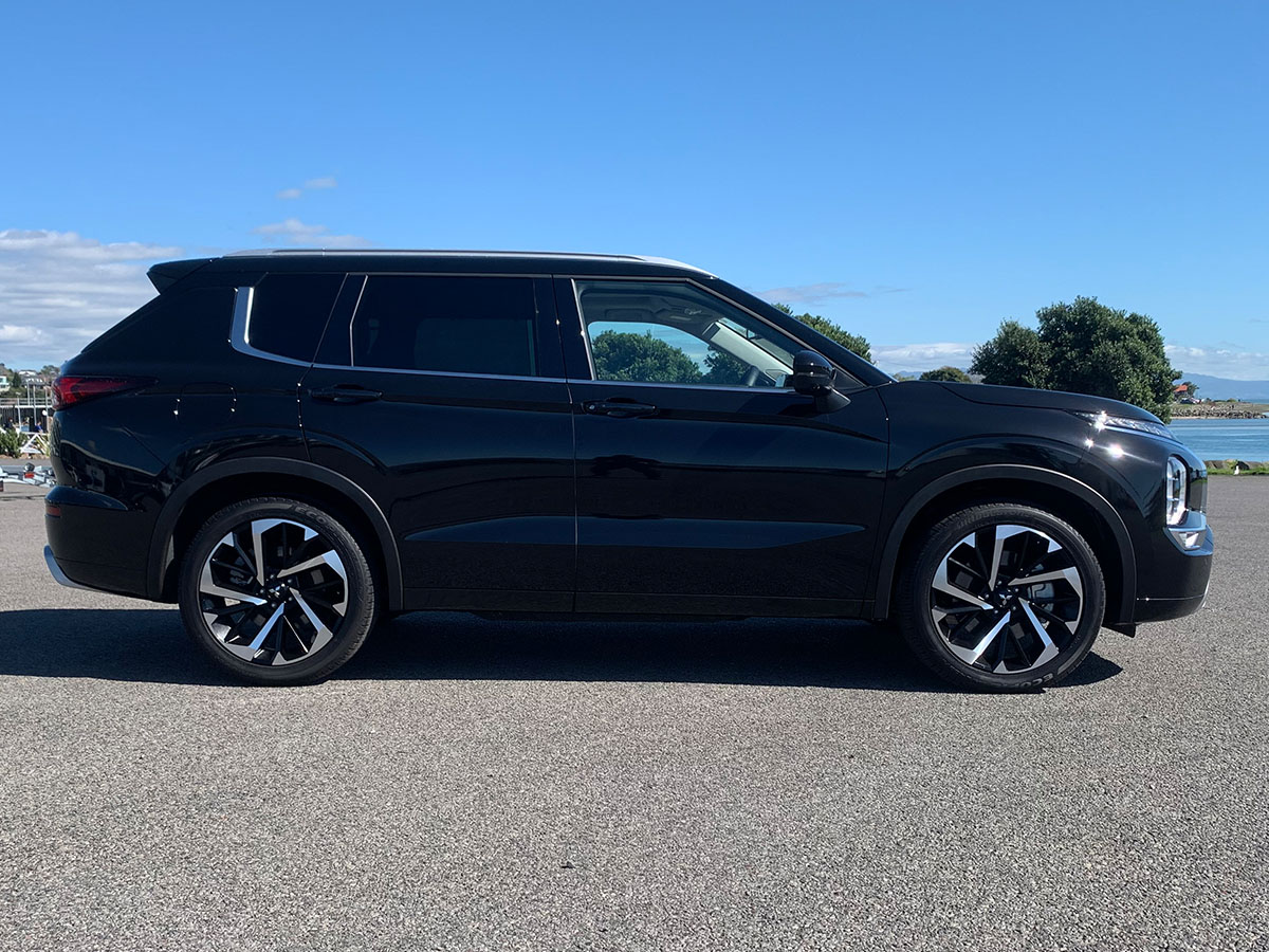 2021 Mitsubishi Outlander VRX 2.5L 4WD 7 Seater CVT Auto