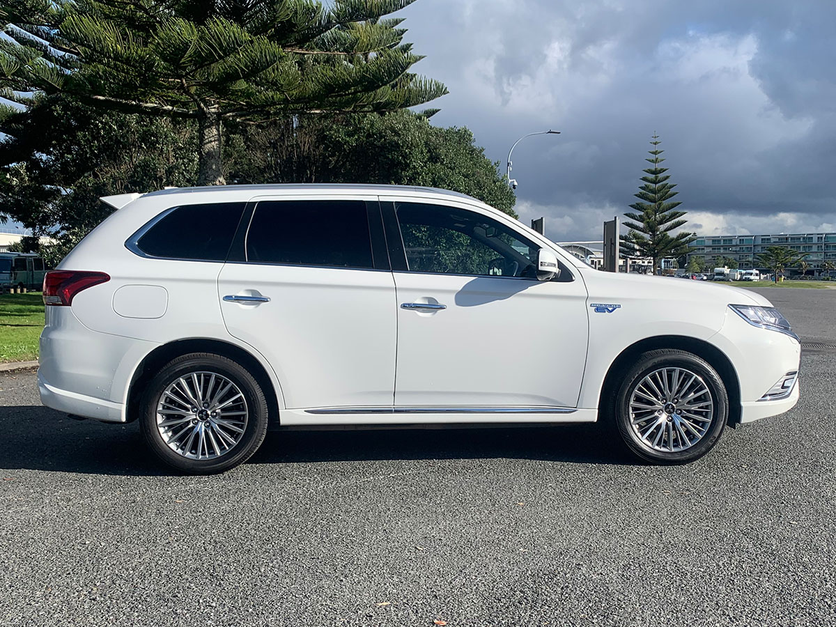 2021 Mitsubishi Outlander VRX PHEV HYBRID 4WD