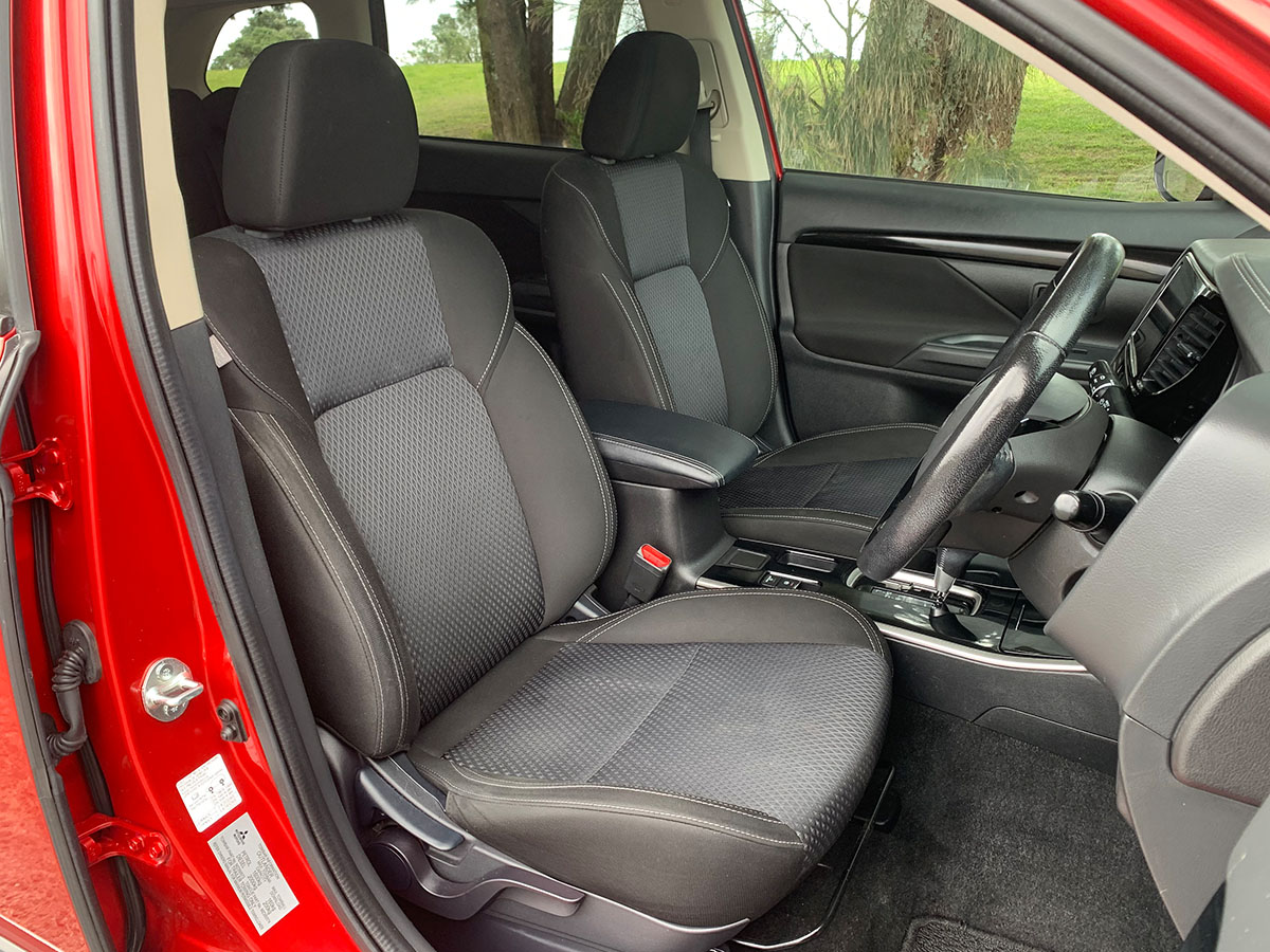 2018 Mitsubishi Outlander LS 2.4L Petrol 7 Seater Automatic