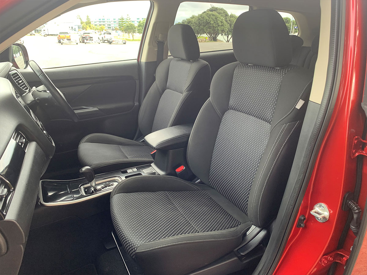 2018 Mitsubishi Outlander LS 2.4L Petrol 7 Seater Automatic