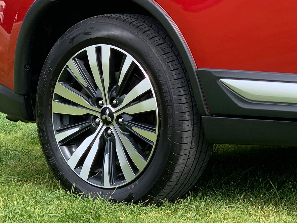 2018 Mitsubishi Outlander LS 2.4L Petrol 7 Seater Automatic