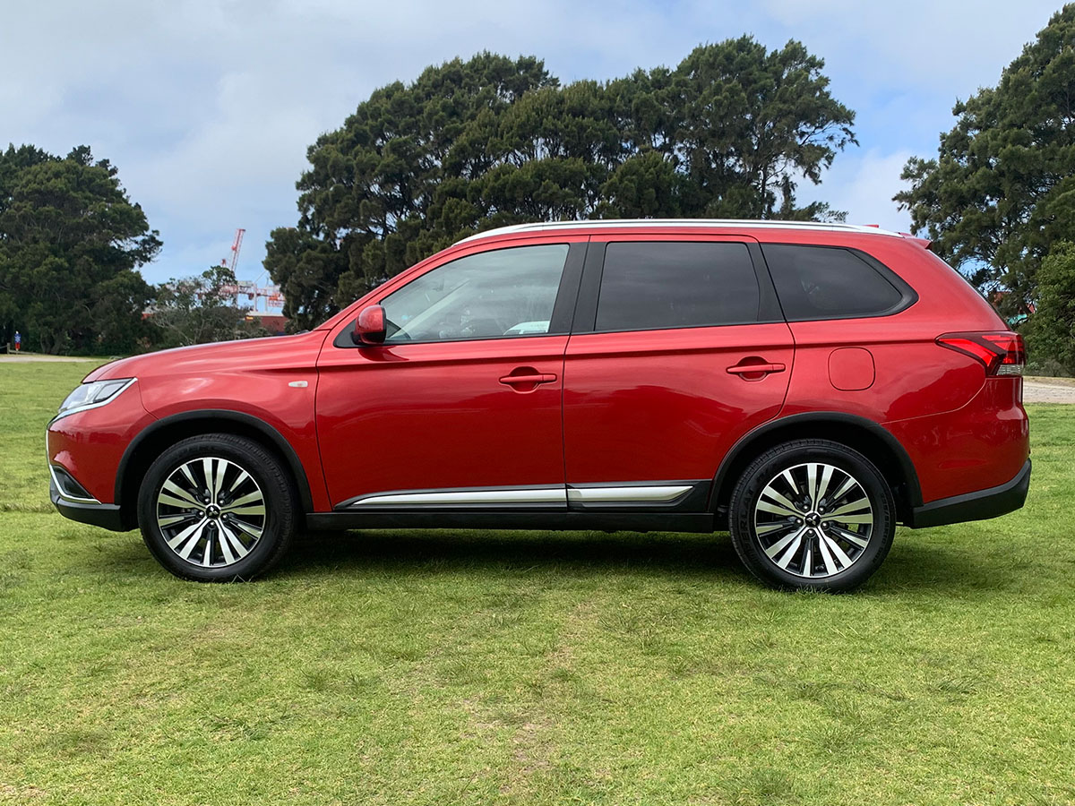 2018 Mitsubishi Outlander LS 2.4L Petrol 7 Seater Automatic