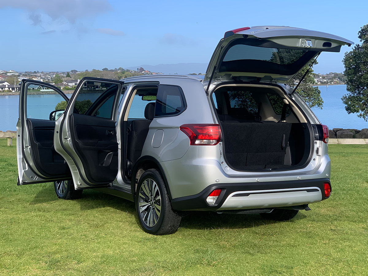 2021 Mitsubishi Outlander LS 2.4L Petrol 7 Seater Automatic