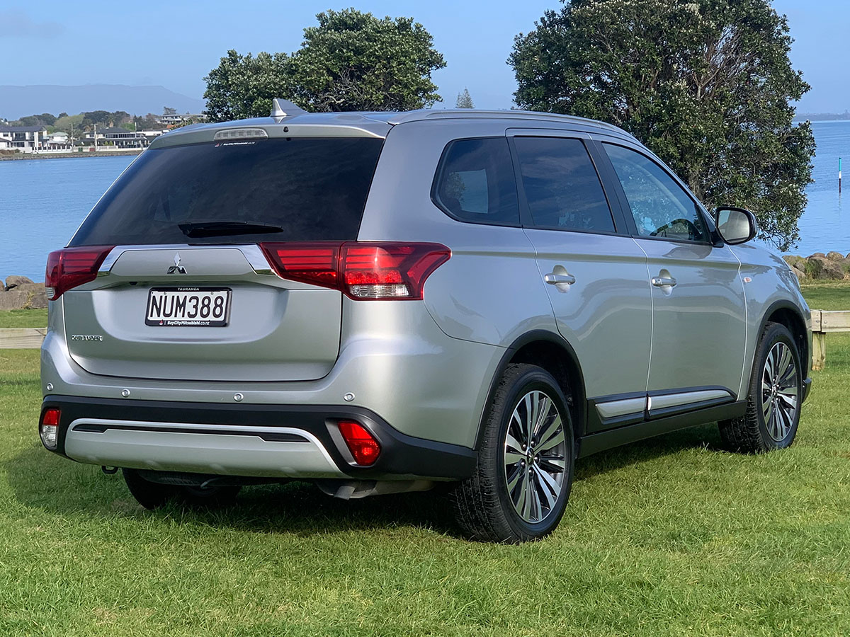 2021 Mitsubishi Outlander LS 2.4L Petrol 7 Seater Automatic