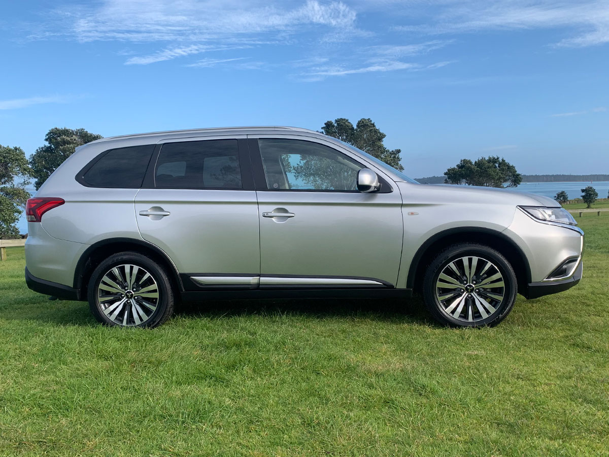 2021 Mitsubishi Outlander LS 2.4L Petrol 7 Seater Automatic