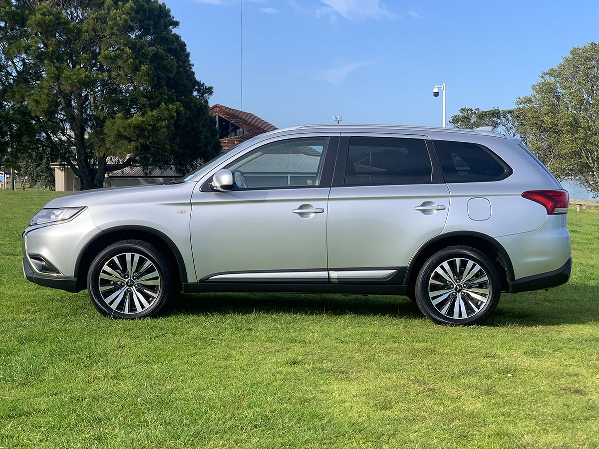 2021 Mitsubishi Outlander LS 2.4L Petrol 7 Seater Automatic