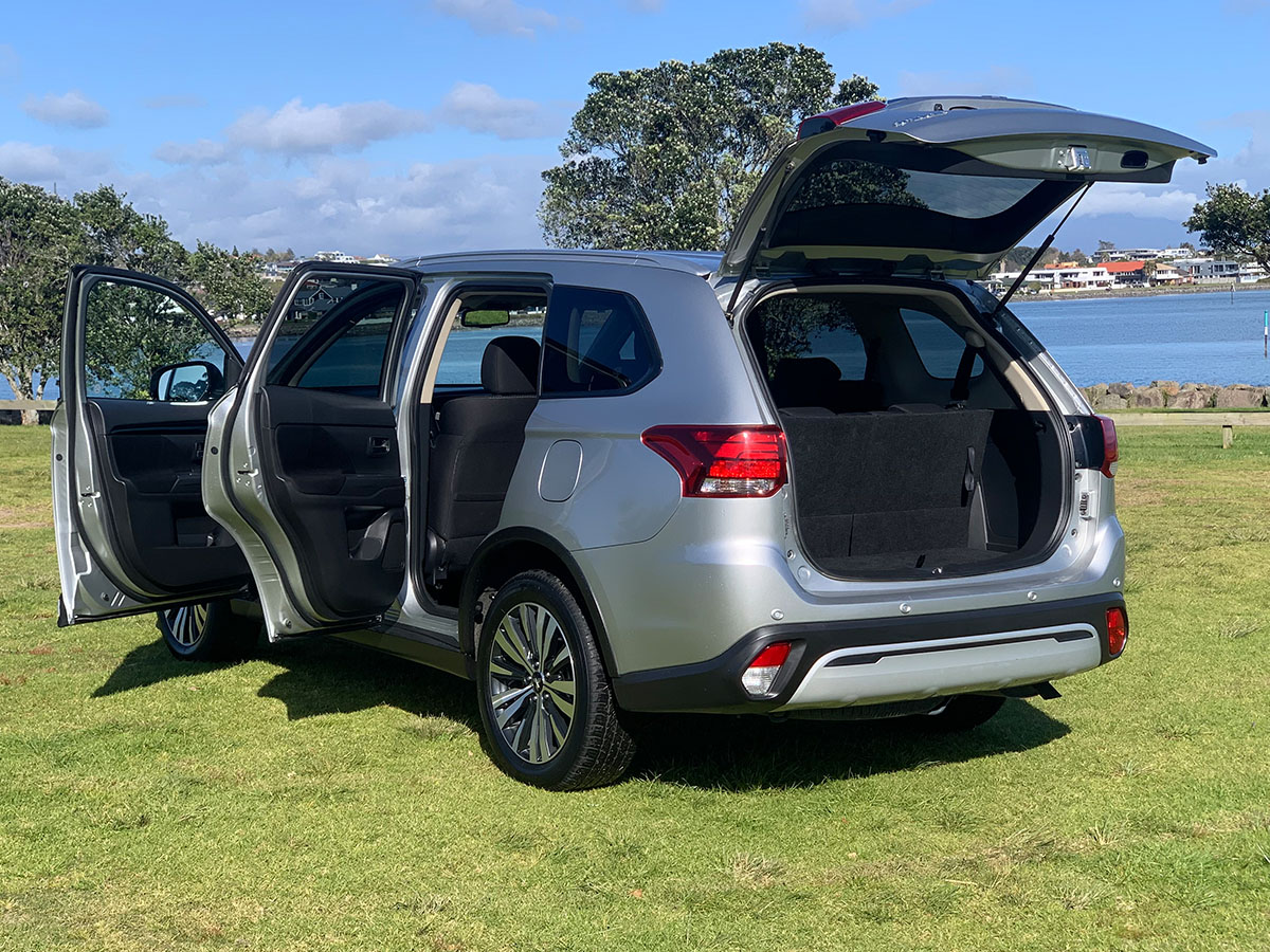 2021 Mitsubishi Outlander LS 2.4L Petrol 7 Seater Automatic
