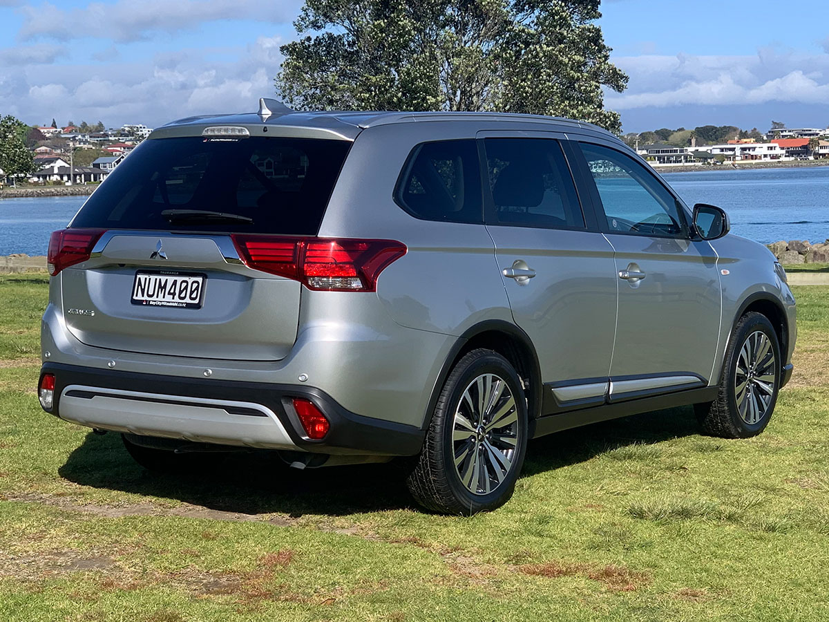 2021 Mitsubishi Outlander LS 2.4L Petrol 7 Seater Automatic