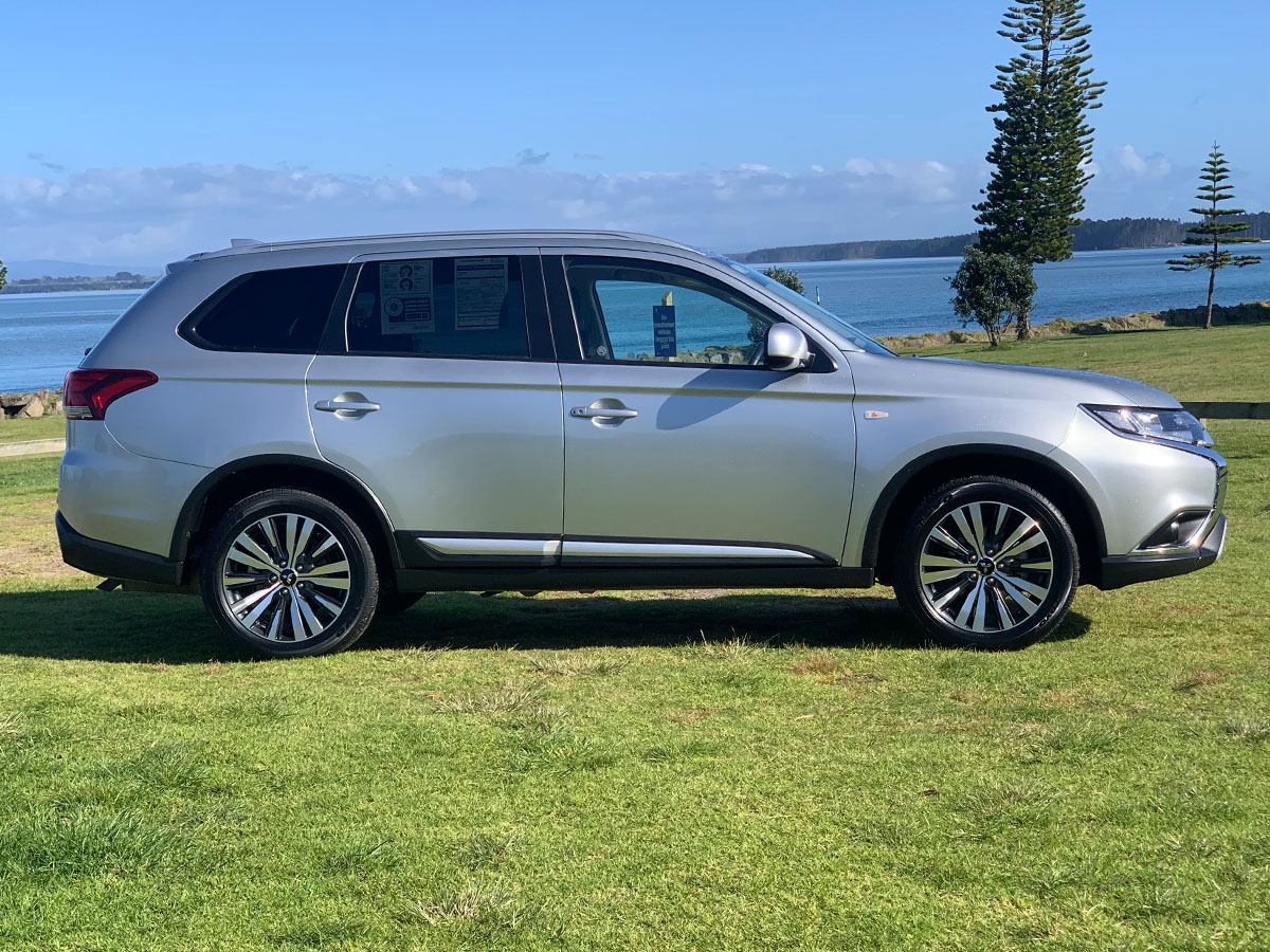 2021 Mitsubishi Outlander LS 2.4L Petrol 7 Seater Automatic