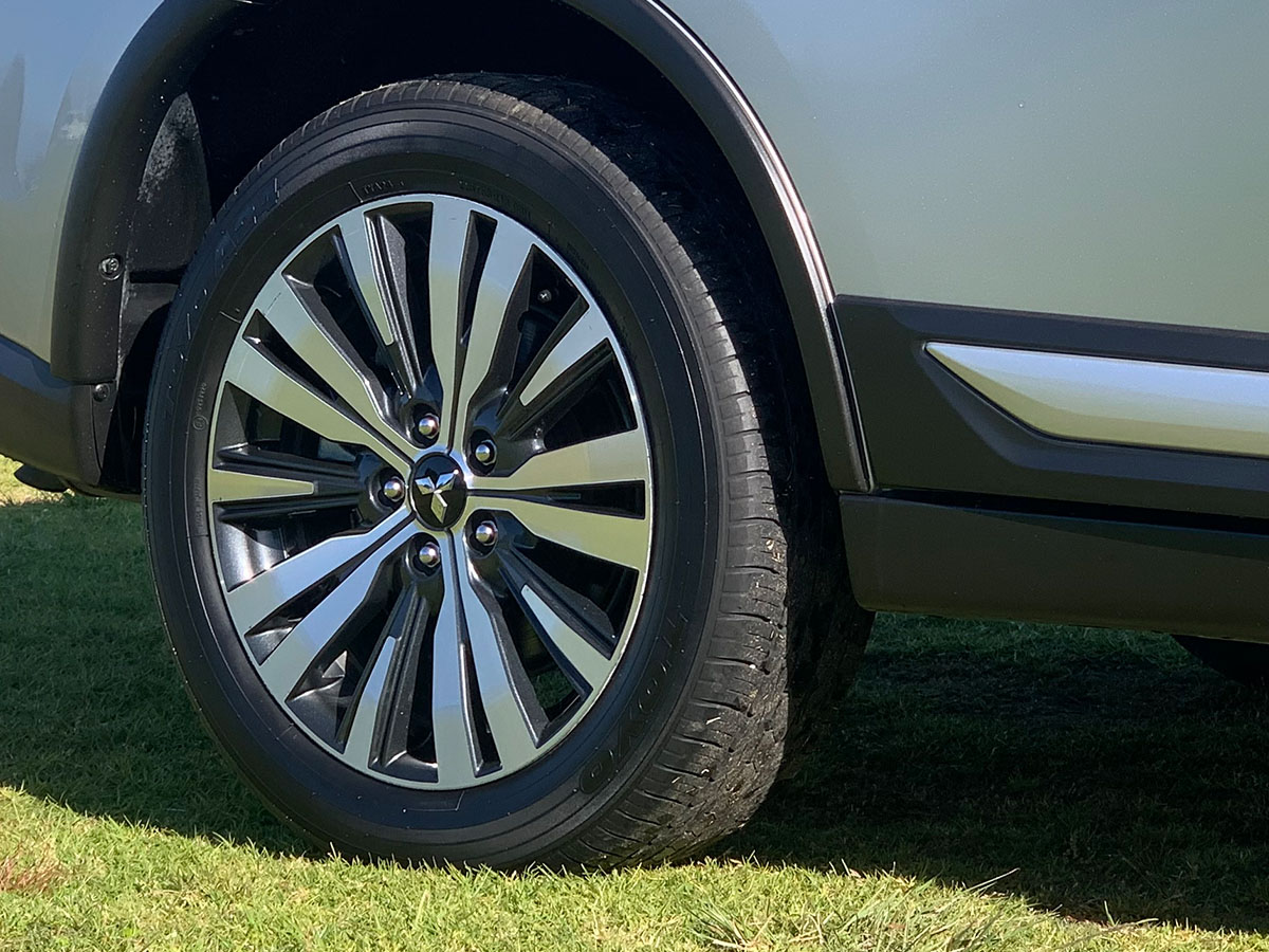 2021 Mitsubishi Outlander LS 2.4L Petrol 7 Seater Automatic