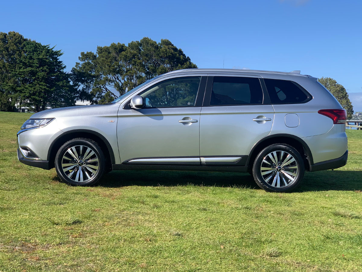 2021 Mitsubishi Outlander LS 2.4L Petrol 7 Seater Automatic