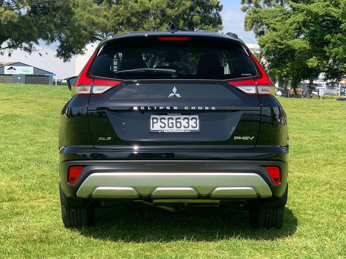 2023 Mitsubishi Eclipse Cross PHEV XLS