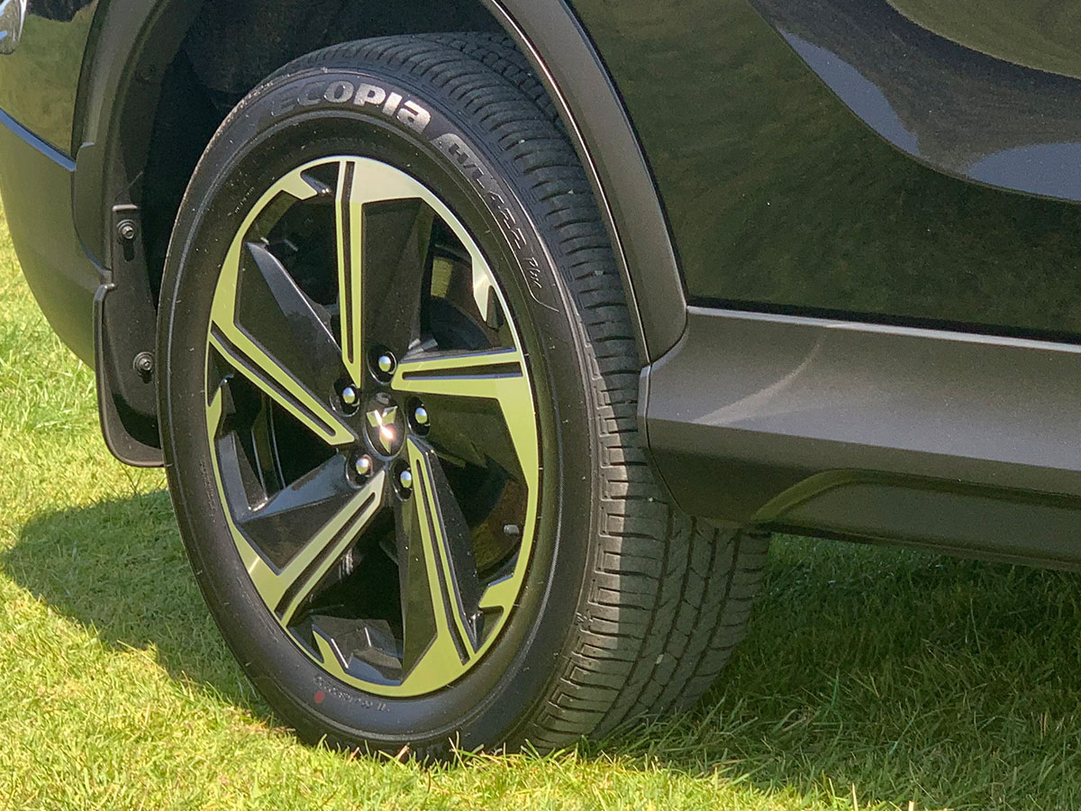 2023 Mitsubishi Eclipse Cross PHEV XLS