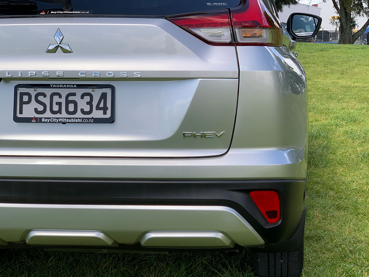 2023 Mitsubishi Eclipse Cross PHEV XLS