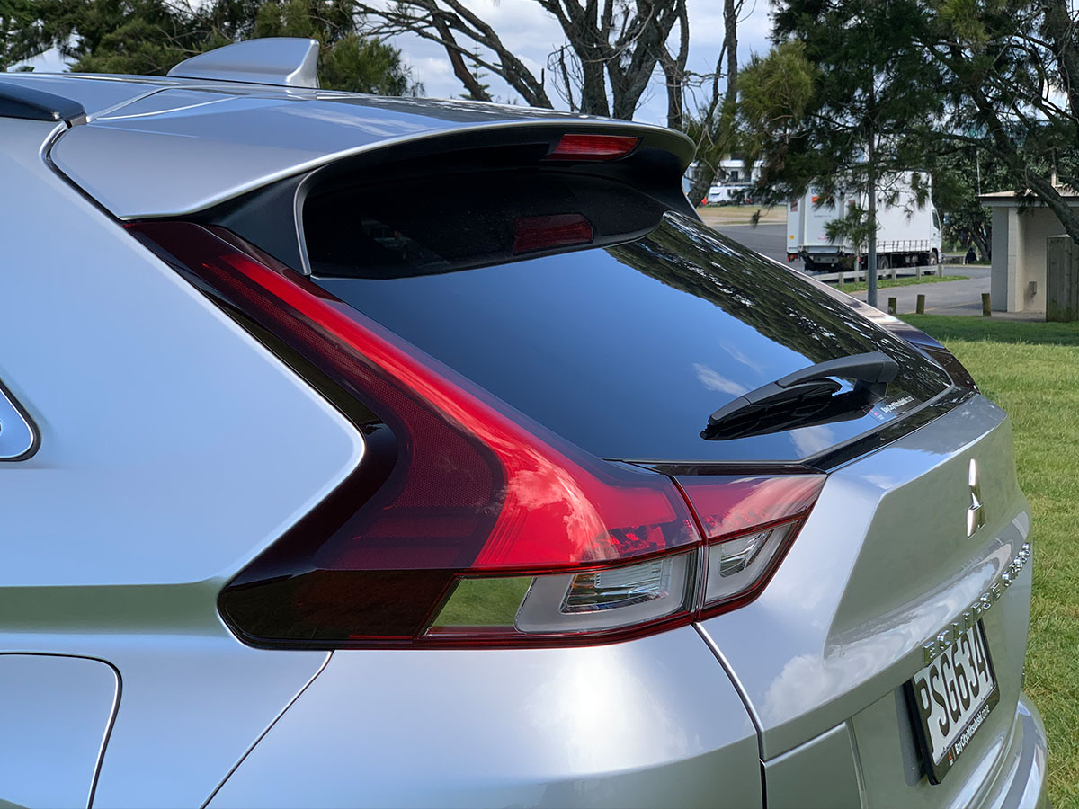 2023 Mitsubishi Eclipse Cross PHEV XLS