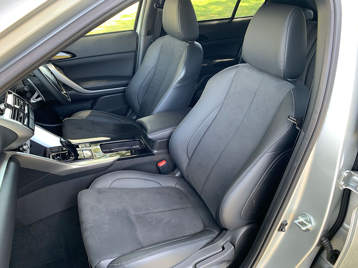 2023 Mitsubishi Eclipse Cross PHEV XLS