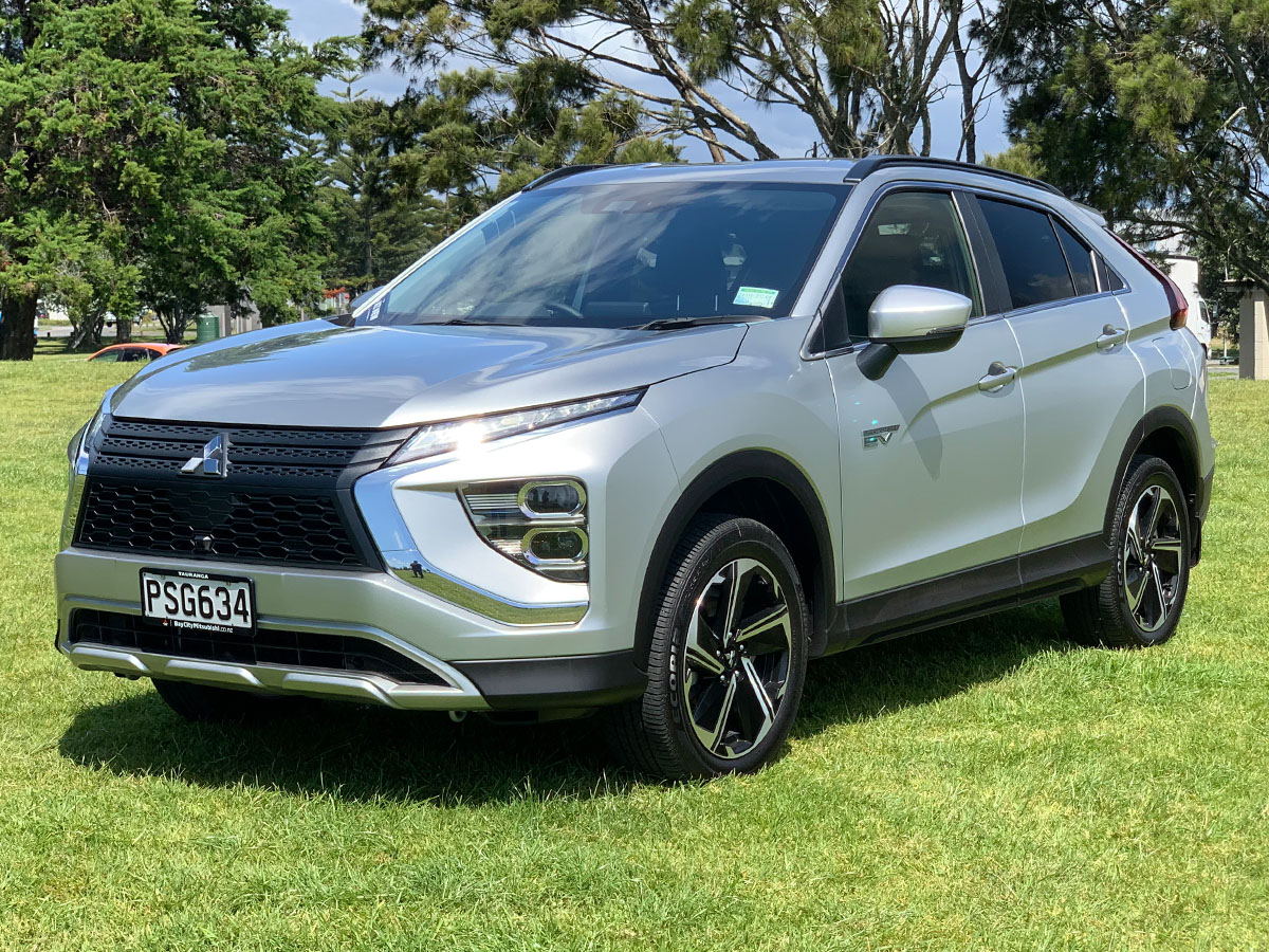 2023 Mitsubishi Eclipse Cross PHEV XLS