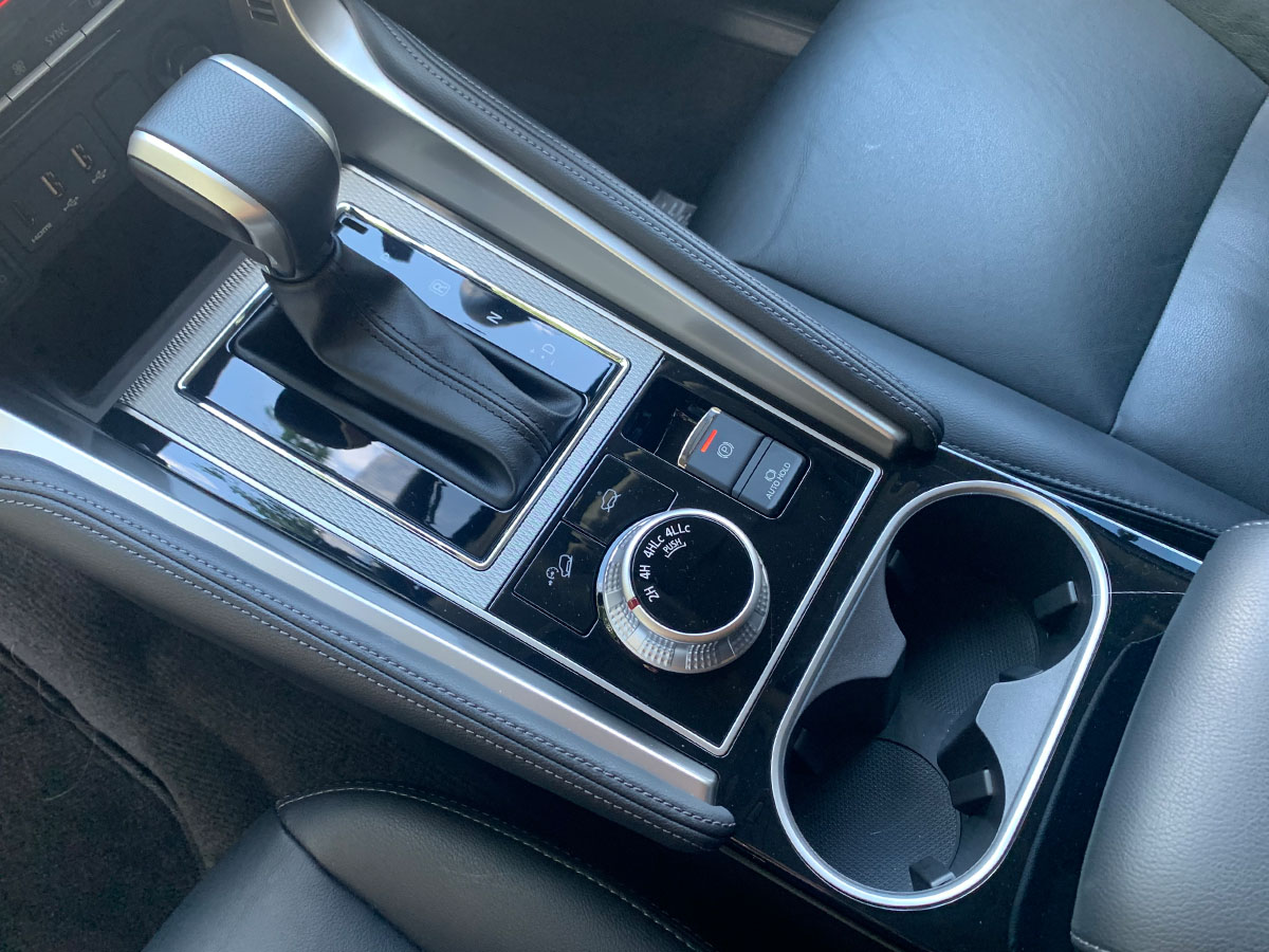 2023 Mitsubishi Pajero Sport VRX Black Edition