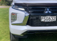 2023 Mitsubishi Pajero Sport VRX Black Edition