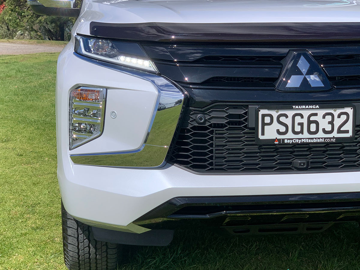 2023 Mitsubishi Pajero Sport VRX Black Edition