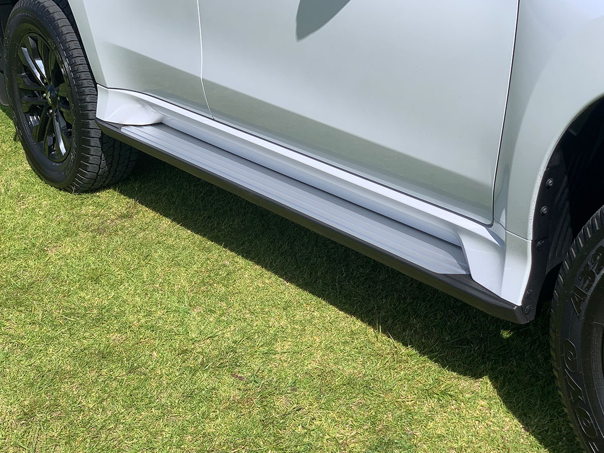 2023 Mitsubishi Pajero Sport VRX Black Edition