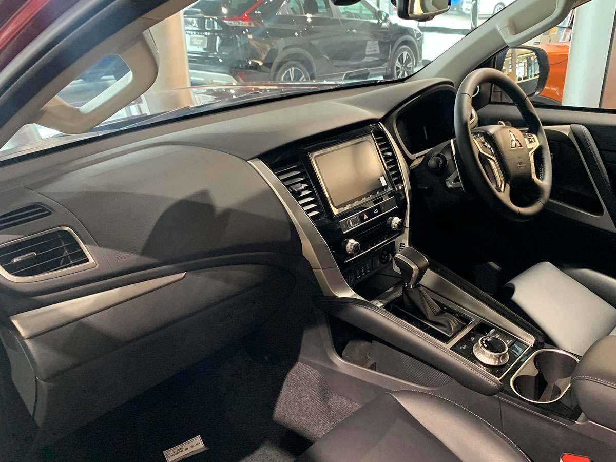 2023 Mitsubishi Pajero Sport VRX Black Edition