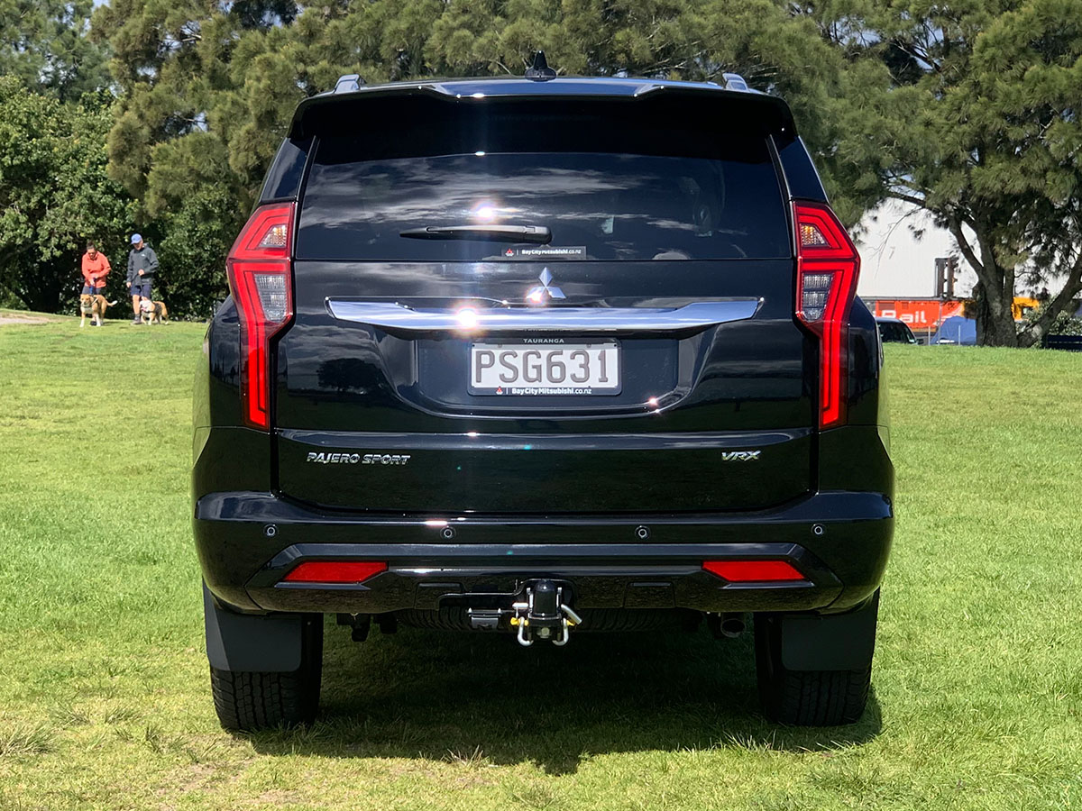 2023 Mitsubishi Pajero Sport VRX Black Edition