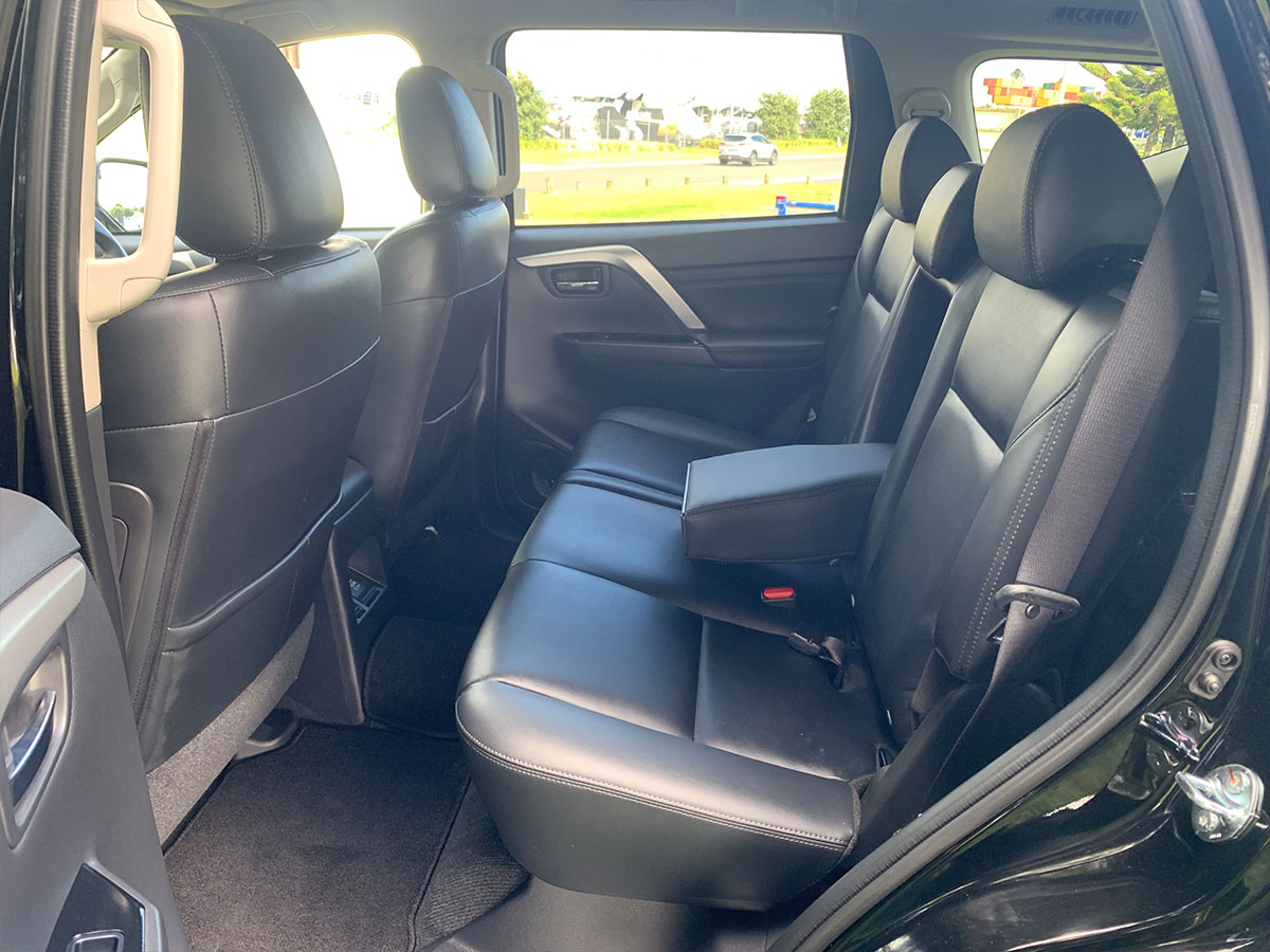 2023 Mitsubishi Pajero Sport VRX Black Edition