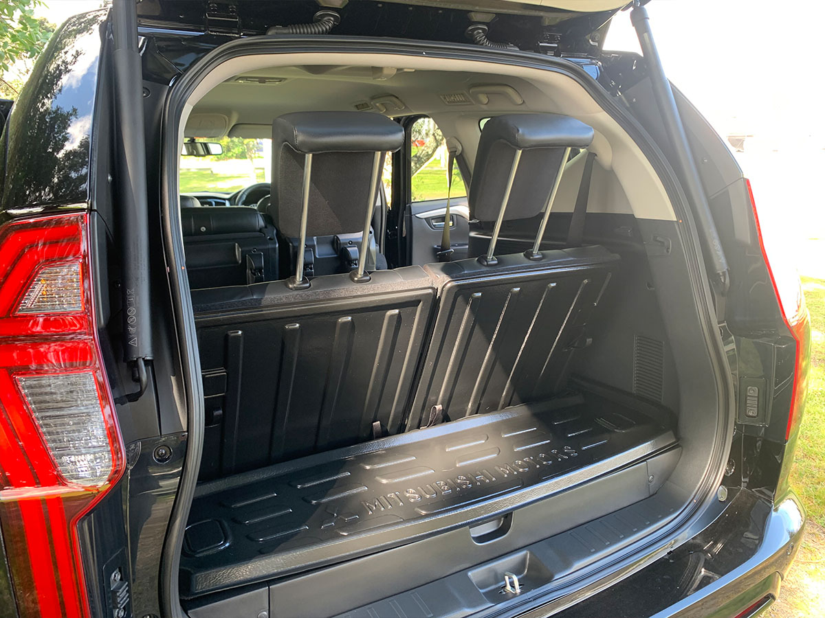 2023 Mitsubishi Pajero Sport VRX Black Edition