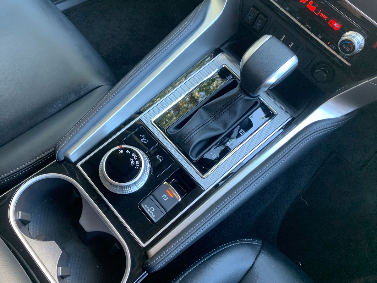 2023 Mitsubishi Pajero Sport VRX Black Edition